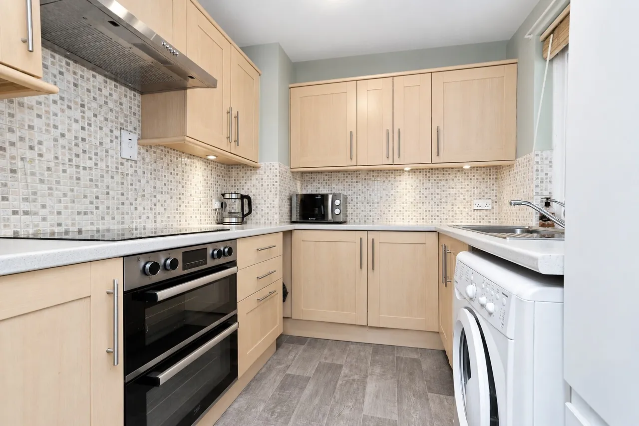Frizley Gardens, Bradford, BD9, photo 5