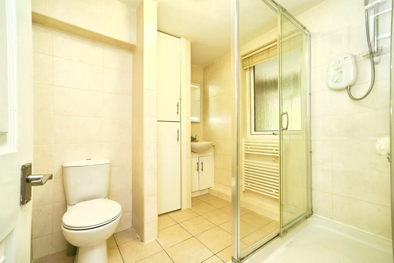 Frizley Gardens, Bradford, BD9, photo 11