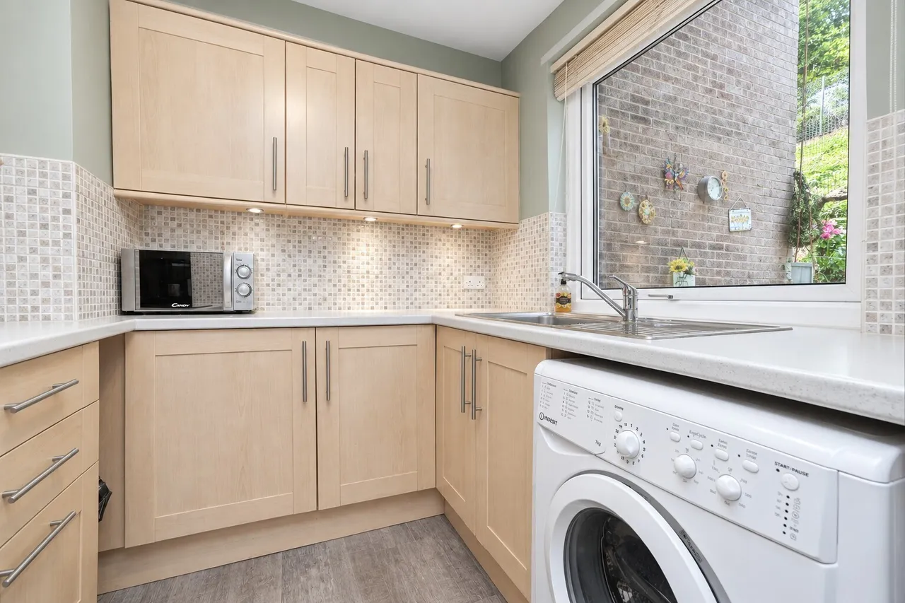 Frizley Gardens, Bradford, BD9, photo 6