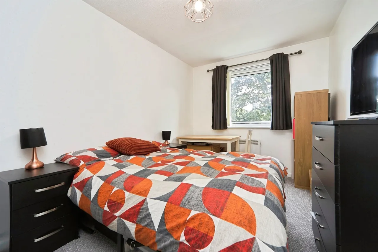 Frizley Gardens, Bradford, BD9, photo 10