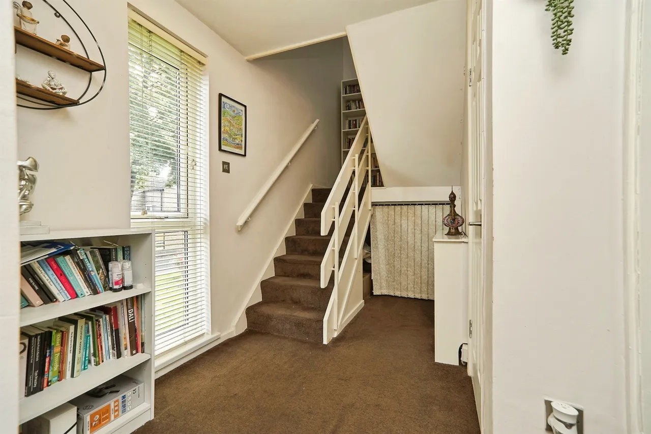 Frizley Gardens, Bradford, BD9, photo 7