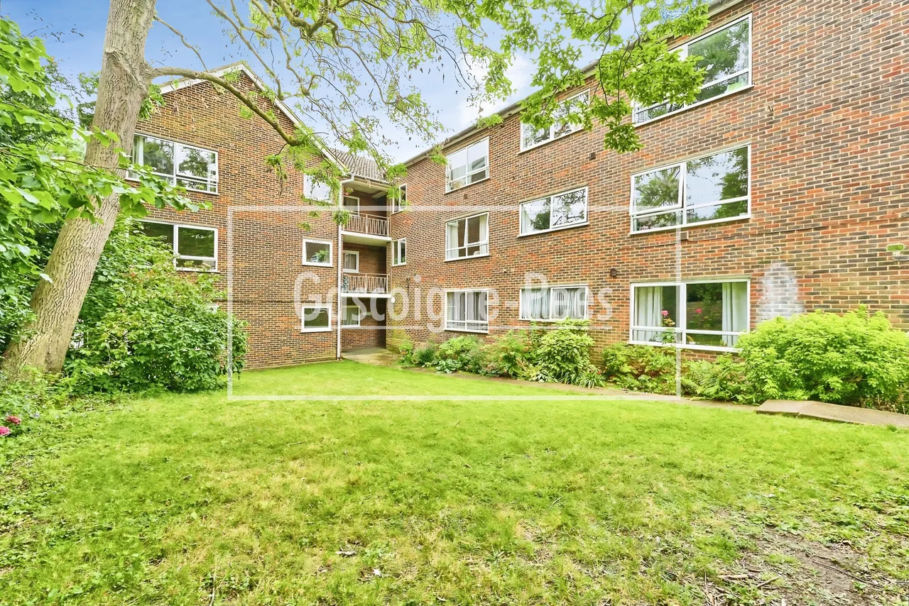 2 bed flat to rent, Hook Road, Surbiton, KT6