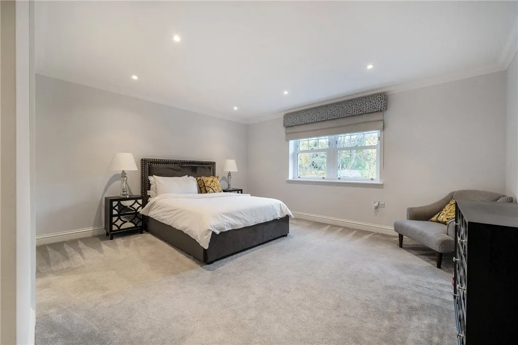 Plaistow Lane, BR1, photo 26