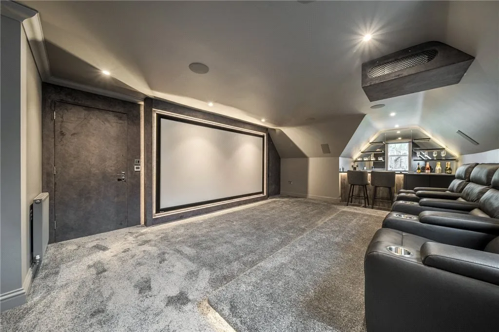 Plaistow Lane, BR1, photo 31