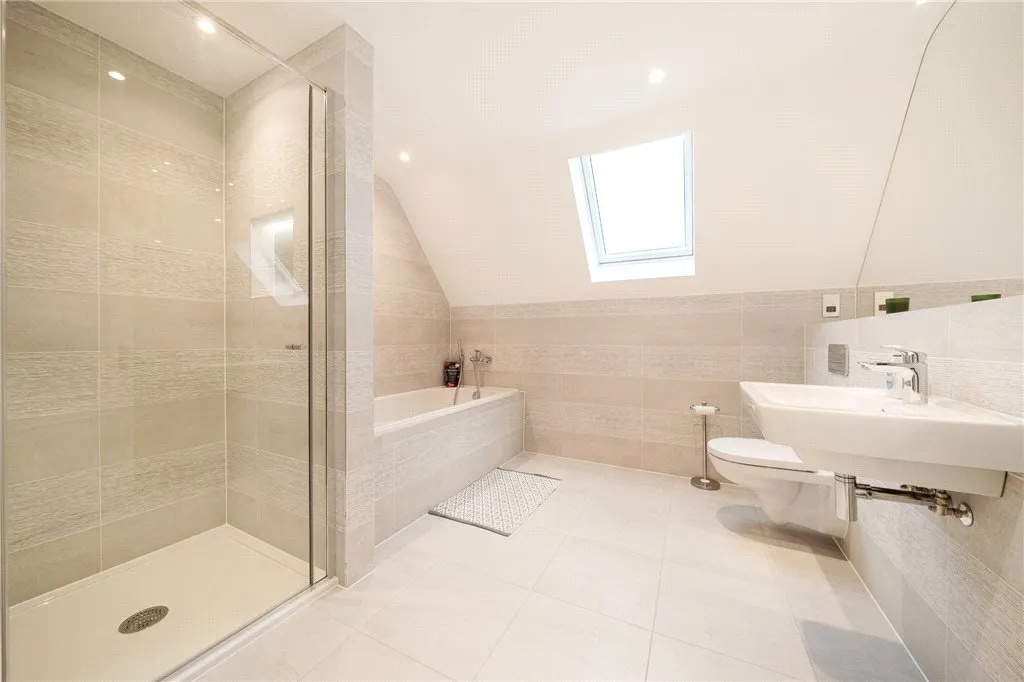 Plaistow Lane, BR1, photo 34
