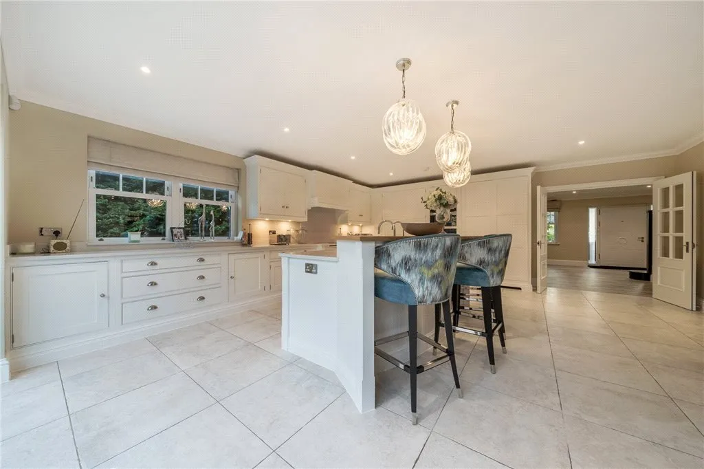 Plaistow Lane, BR1, photo 9