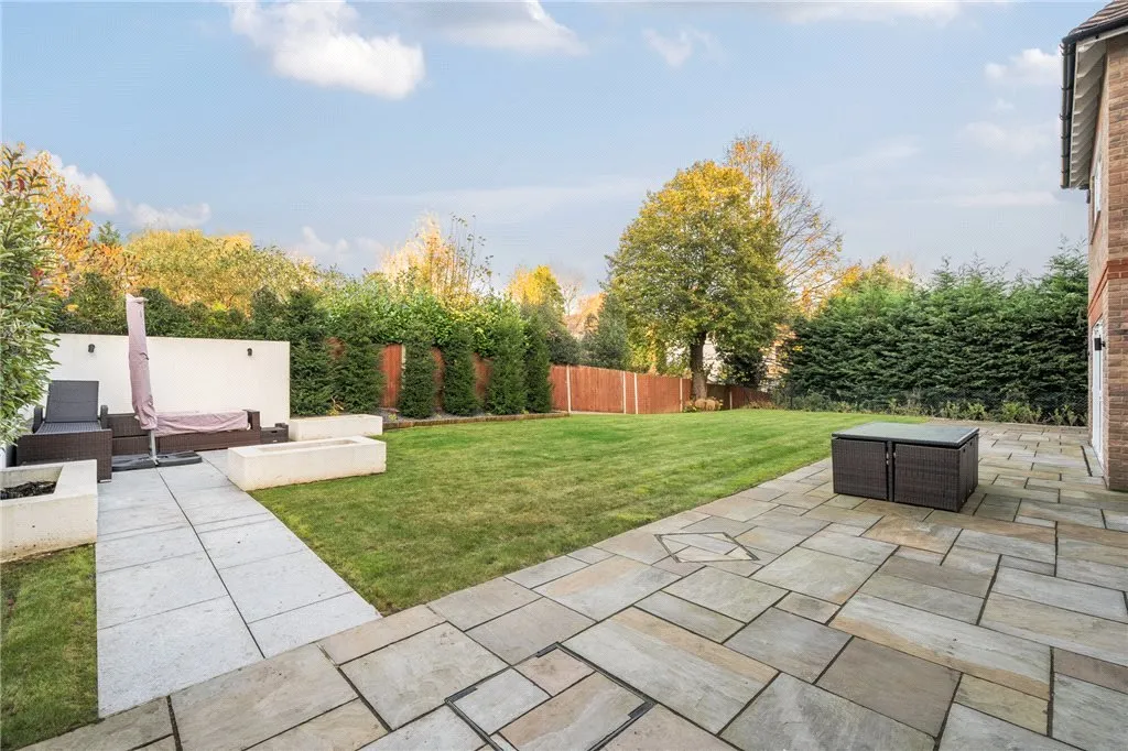 Plaistow Lane, BR1, photo 39