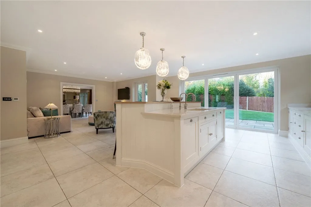 Plaistow Lane, BR1, photo 10