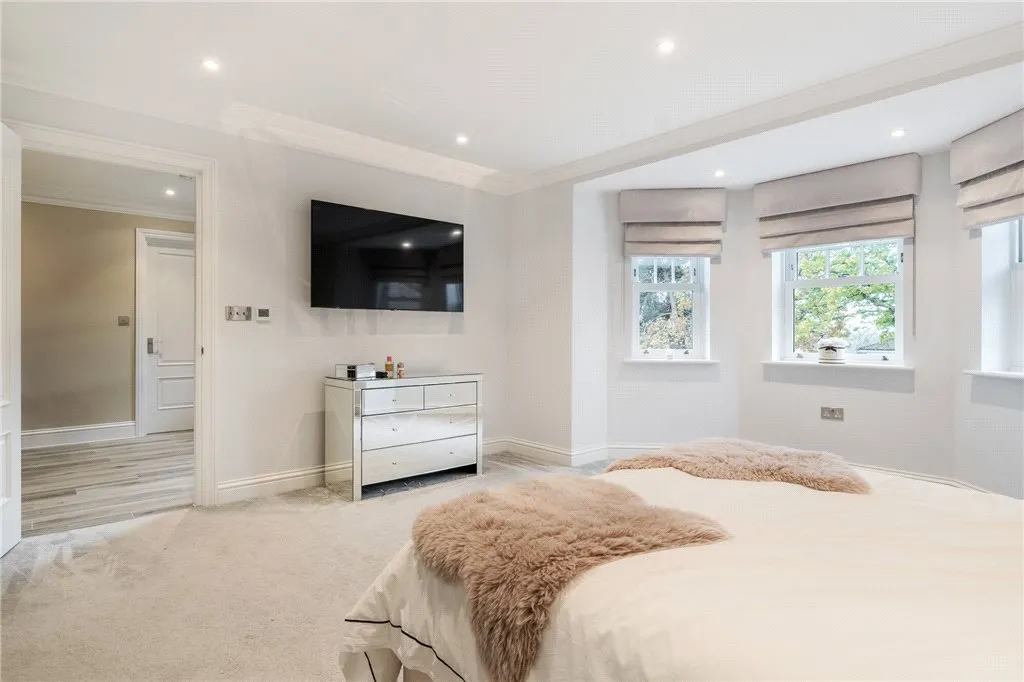 Plaistow Lane, BR1, photo 23