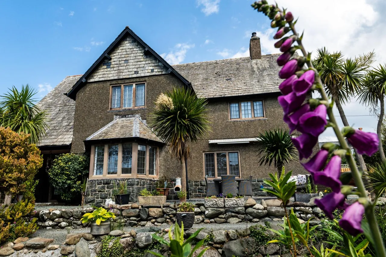 5 bed house for sale, Mill Street, Llwyngwril, LL37