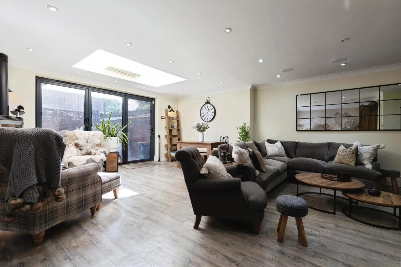 Fieldhouse Close, London, E18, photo 6