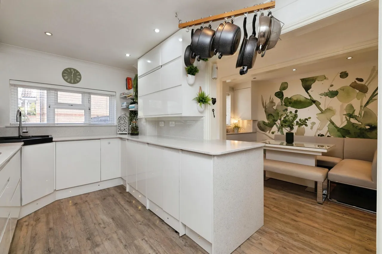 Fieldhouse Close, London, E18, photo 8