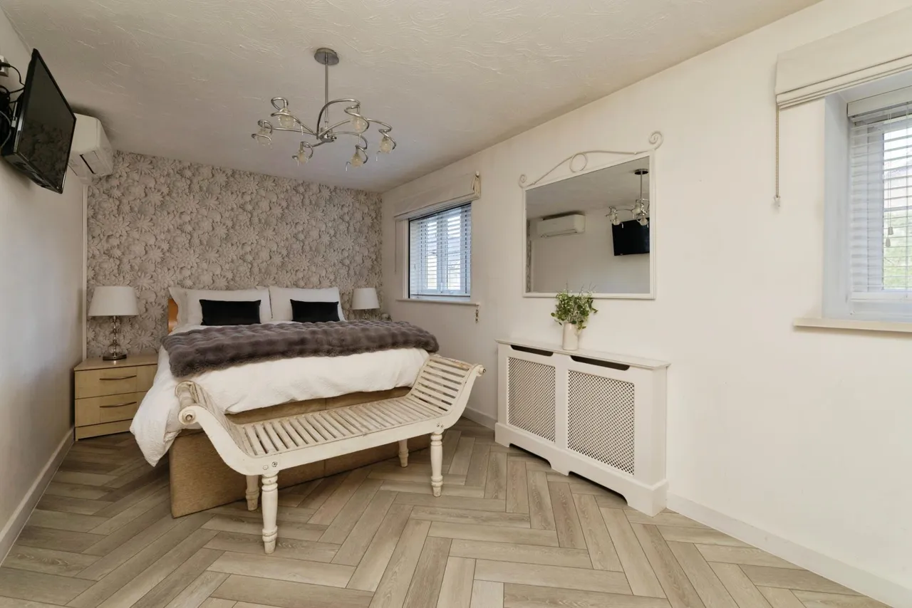 Fieldhouse Close, London, E18, photo 11