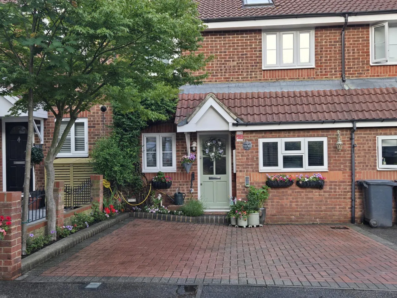 4 bed house for sale, Fieldhouse Close, London, E18