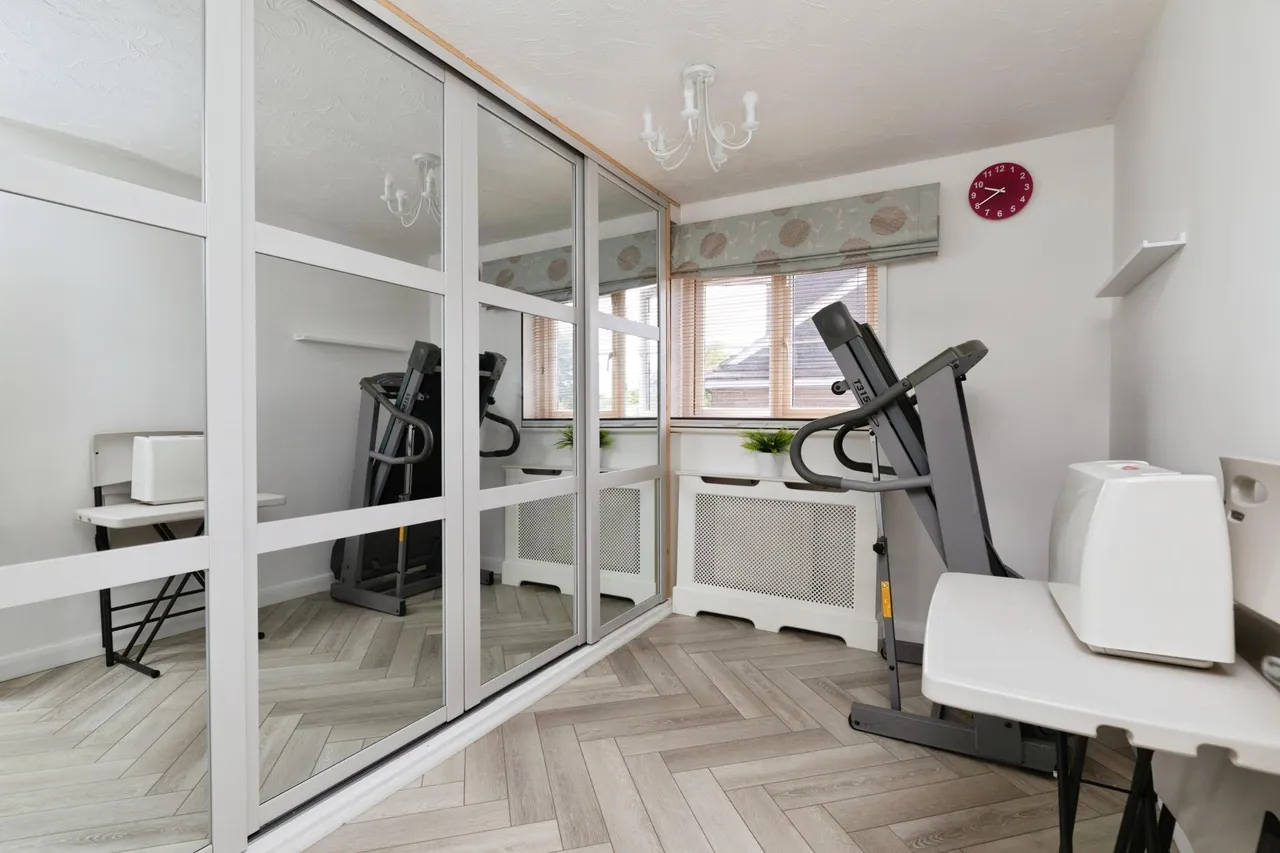 Fieldhouse Close, London, E18, photo 12