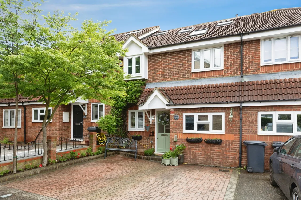 Fieldhouse Close, London, E18, photo 20