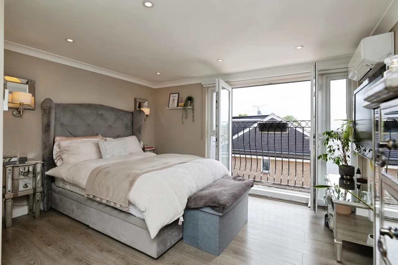 Fieldhouse Close, London, E18, photo 13
