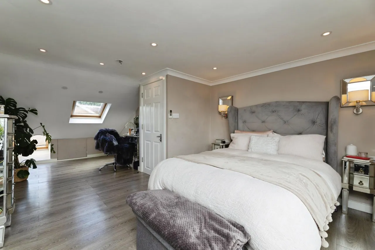 Fieldhouse Close, London, E18, photo 14
