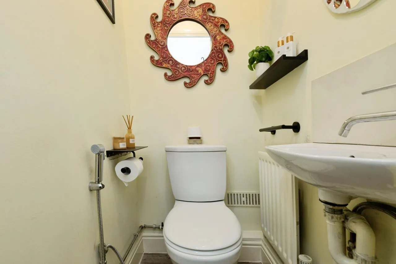 Fieldhouse Close, London, E18, photo 17