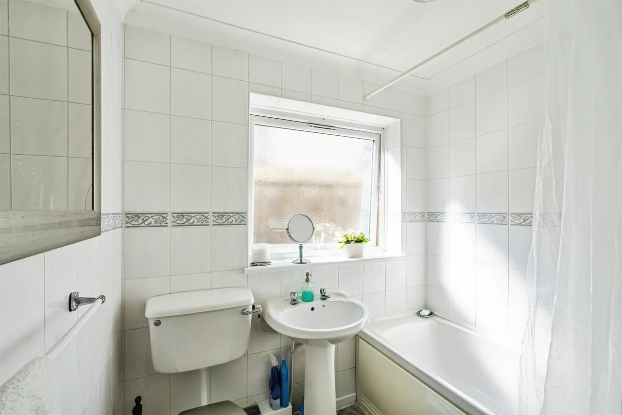 Chyngton Gardens, Seaford, photo 10