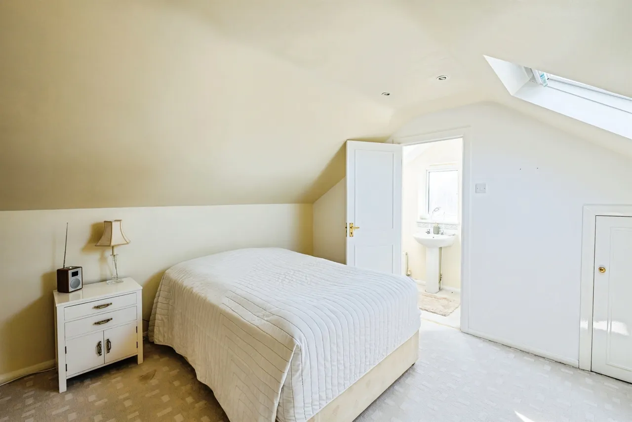 Chyngton Gardens, Seaford, photo 8