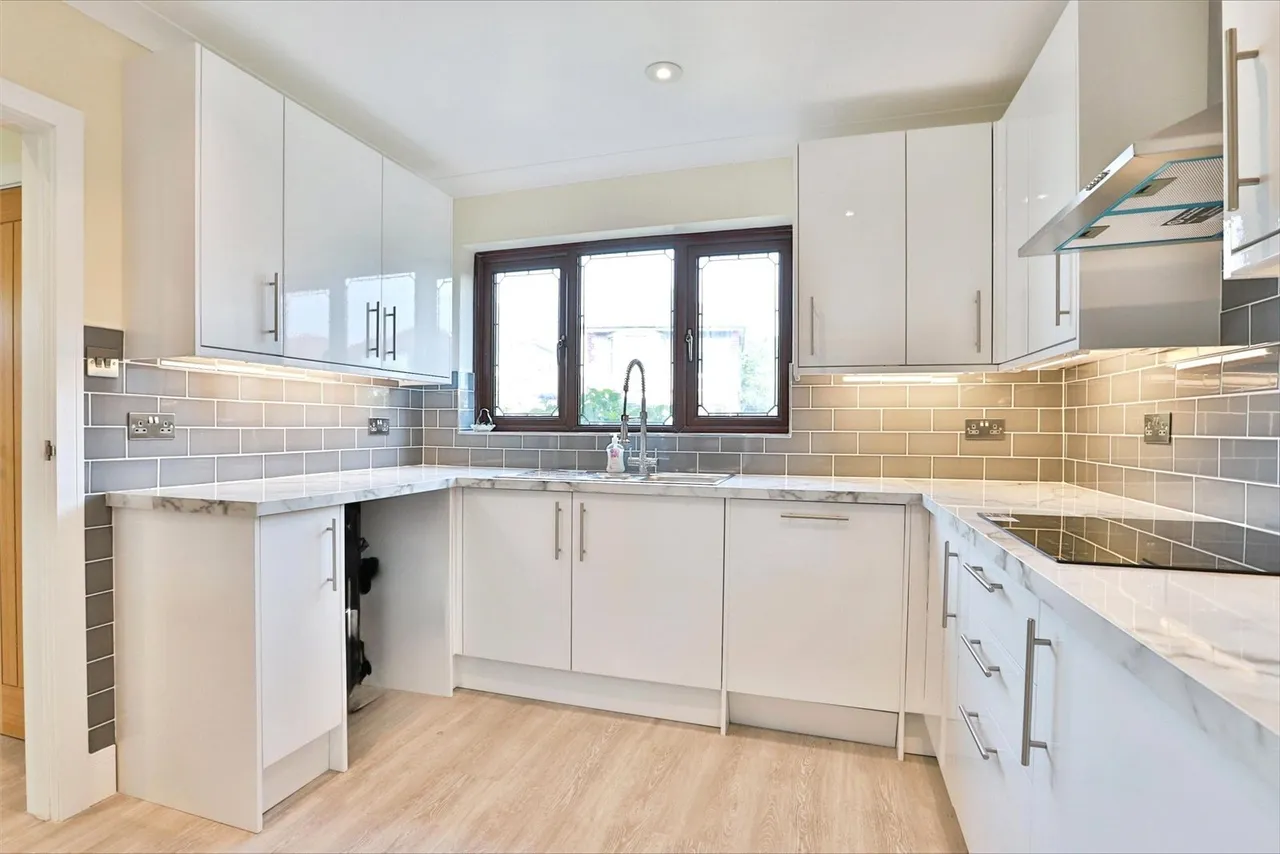 Columbia Road, Ensbury Park, BH10, photo 9