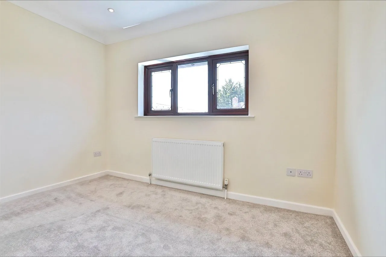 Columbia Road, Ensbury Park, BH10, photo 13