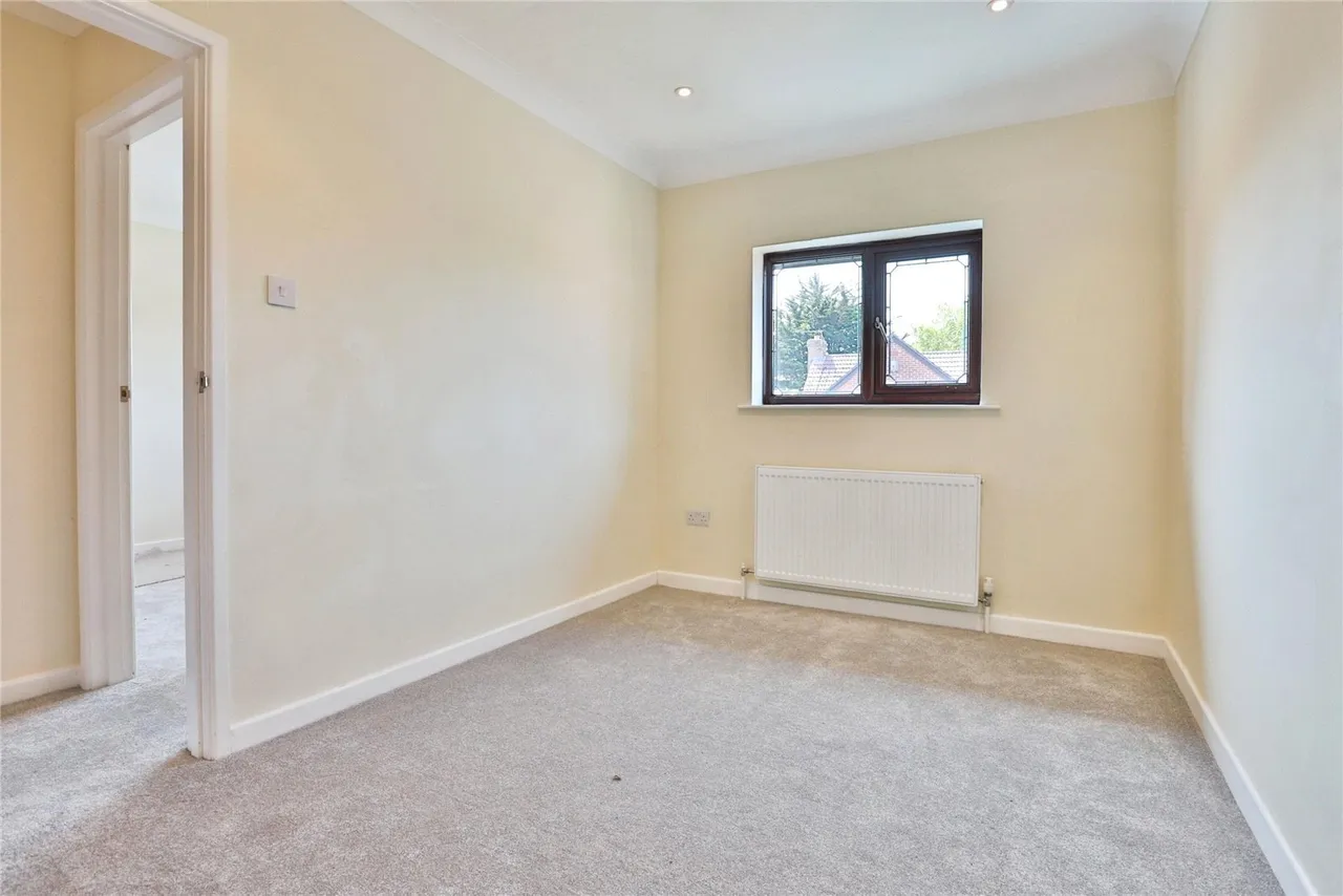 Columbia Road, Ensbury Park, BH10, photo 16