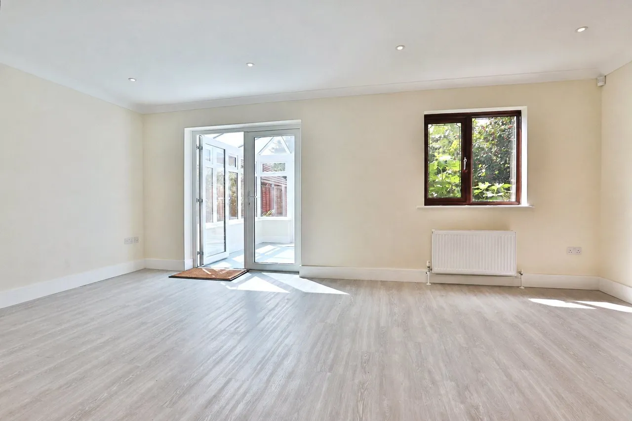 Columbia Road, Ensbury Park, BH10, photo 6