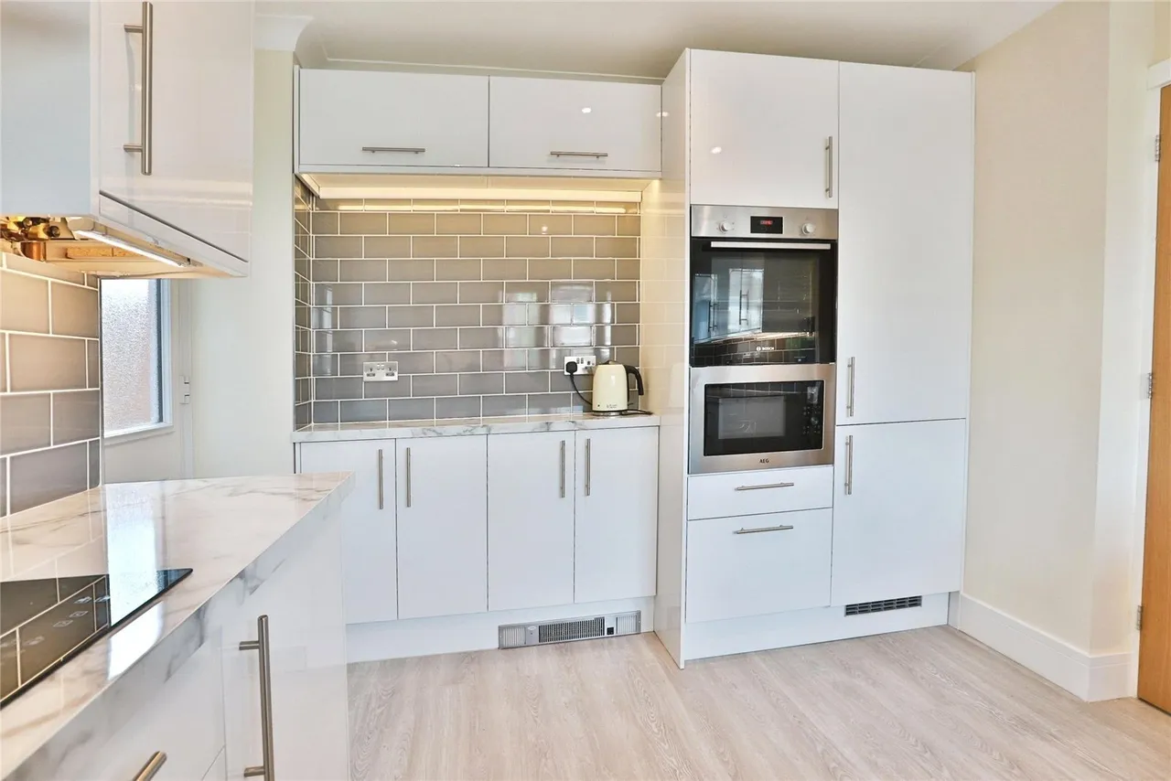 Columbia Road, Ensbury Park, BH10, photo 5