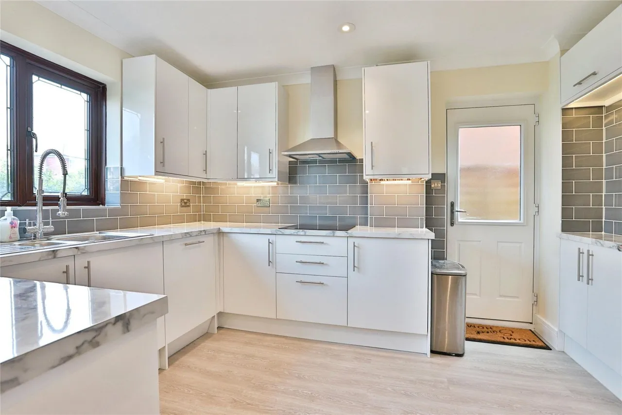 Columbia Road, Ensbury Park, BH10, photo 7