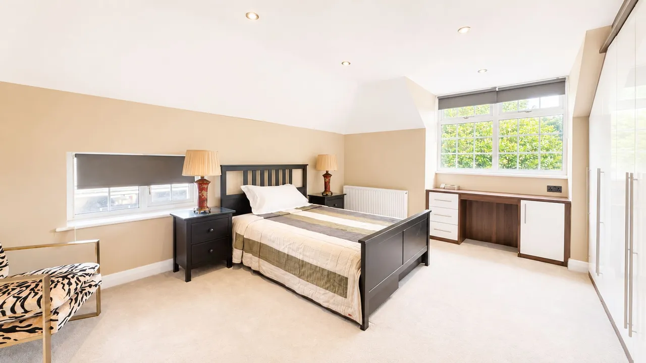 Warrington Road, Mere, WA16, photo 11