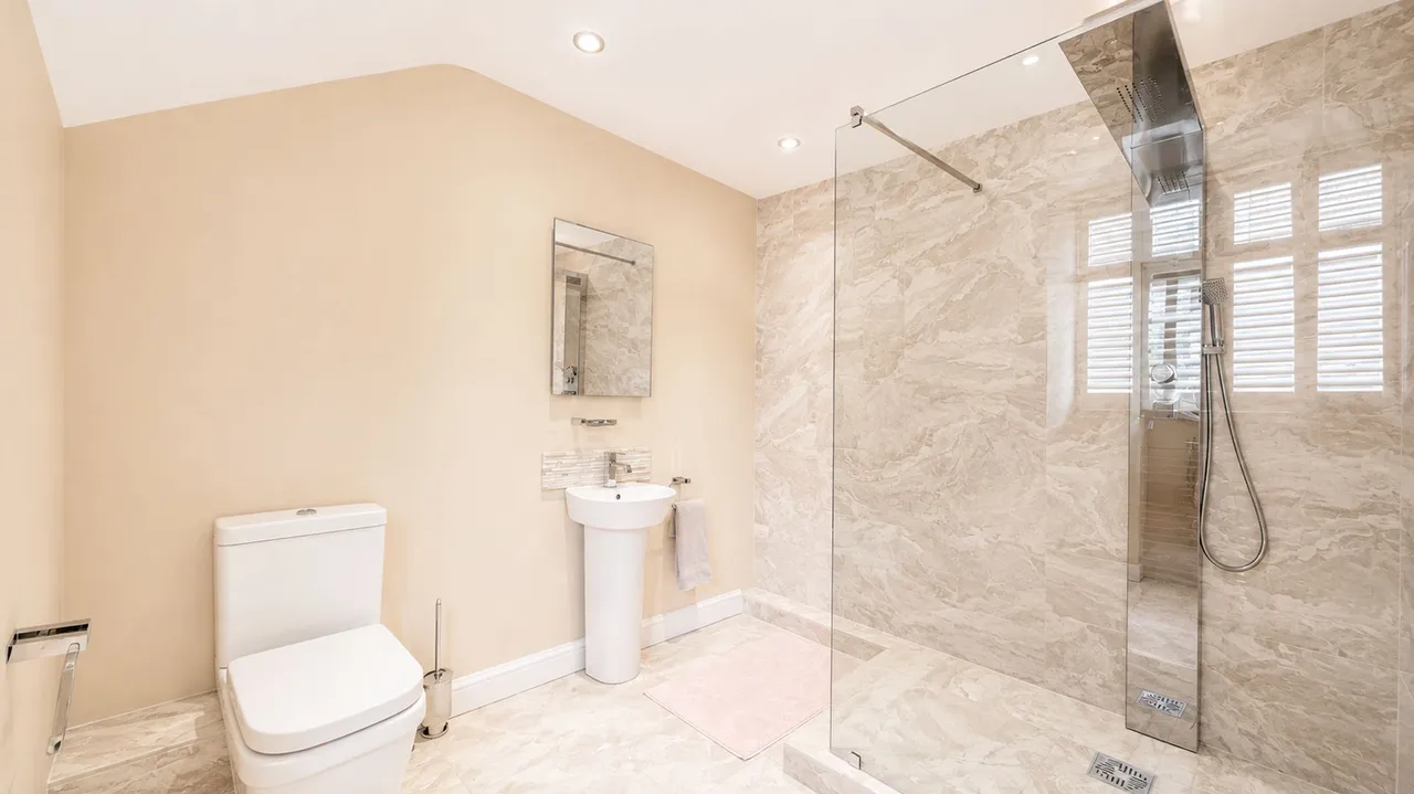 Warrington Road, Mere, WA16, photo 22