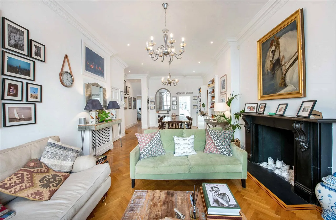 Belgrave Road, London, UK, SW1V, photo 2