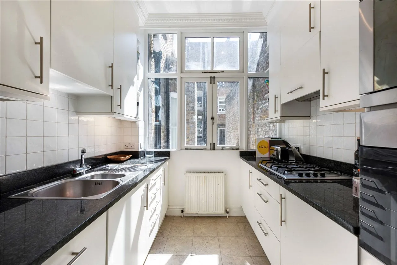 Belgrave Road, London, UK, SW1V, photo 3