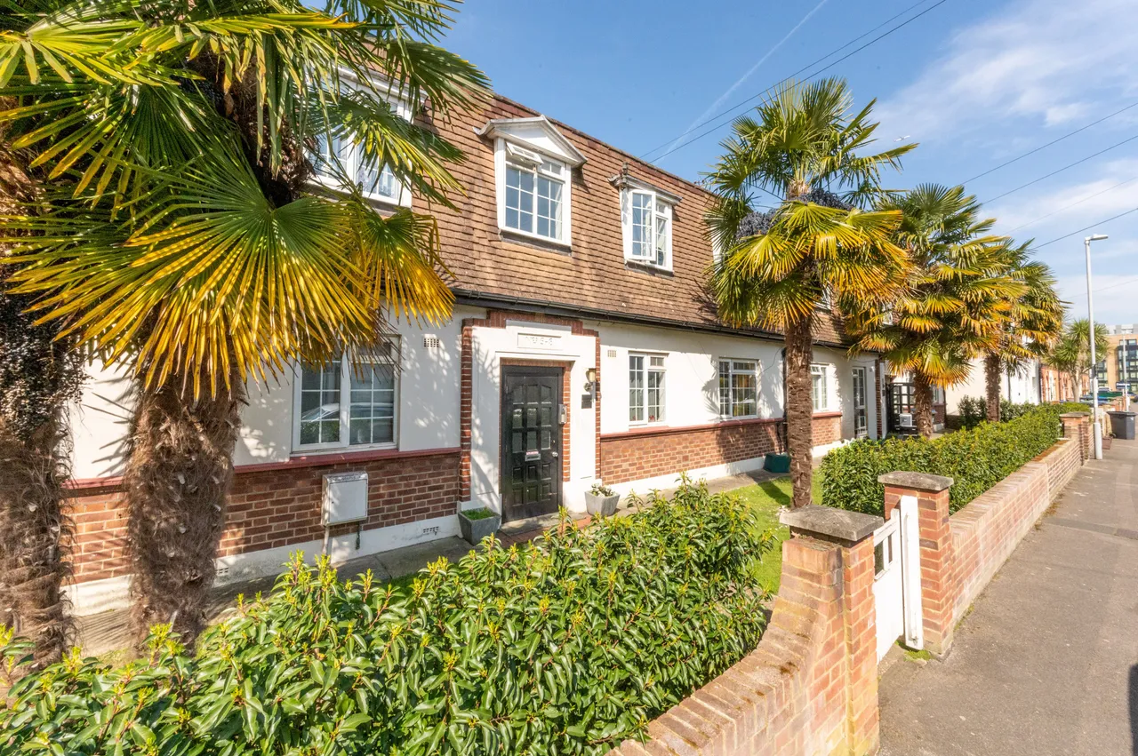 2 bed flat for sale — 8 Beresford Court, Beresford Road, New Malden