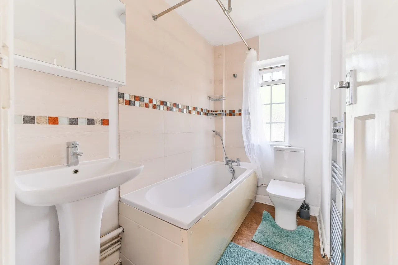 8 Beresford Court, Beresford Road, New Malden, photo 6