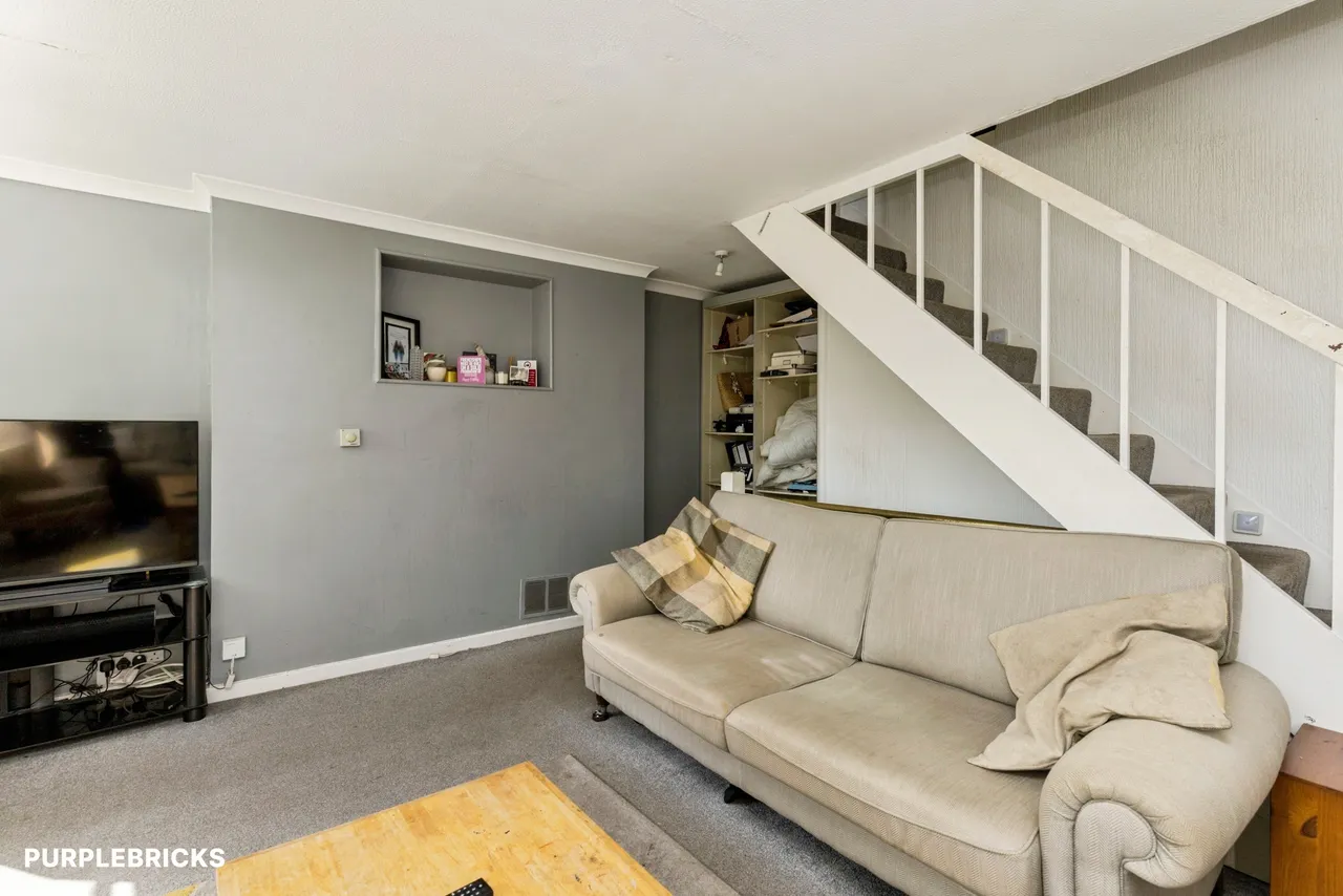 Hawthorn Close, Horsham, RH12, photo 2
