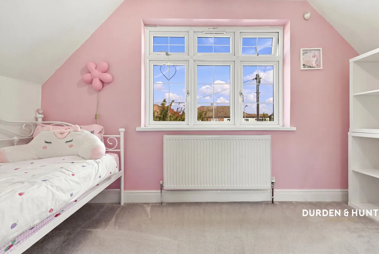 Stradbroke Grove, Clayhall, IG5, photo 13