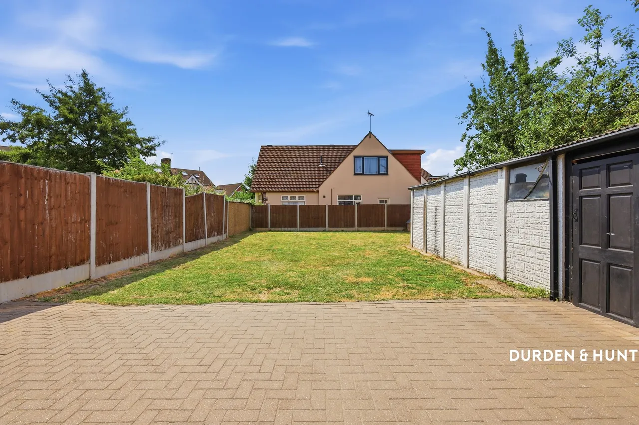 Stradbroke Grove, Clayhall, IG5, photo 19