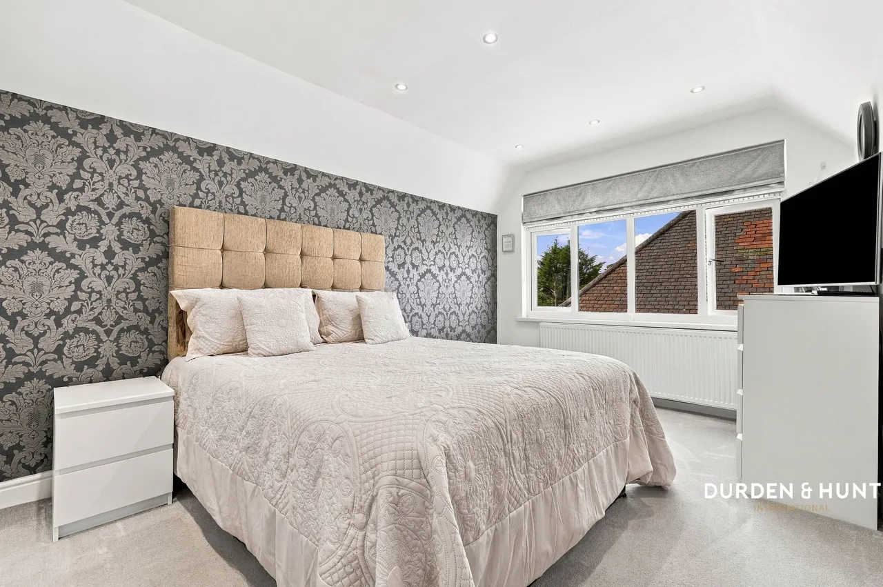Stradbroke Grove, Clayhall, IG5, photo 11