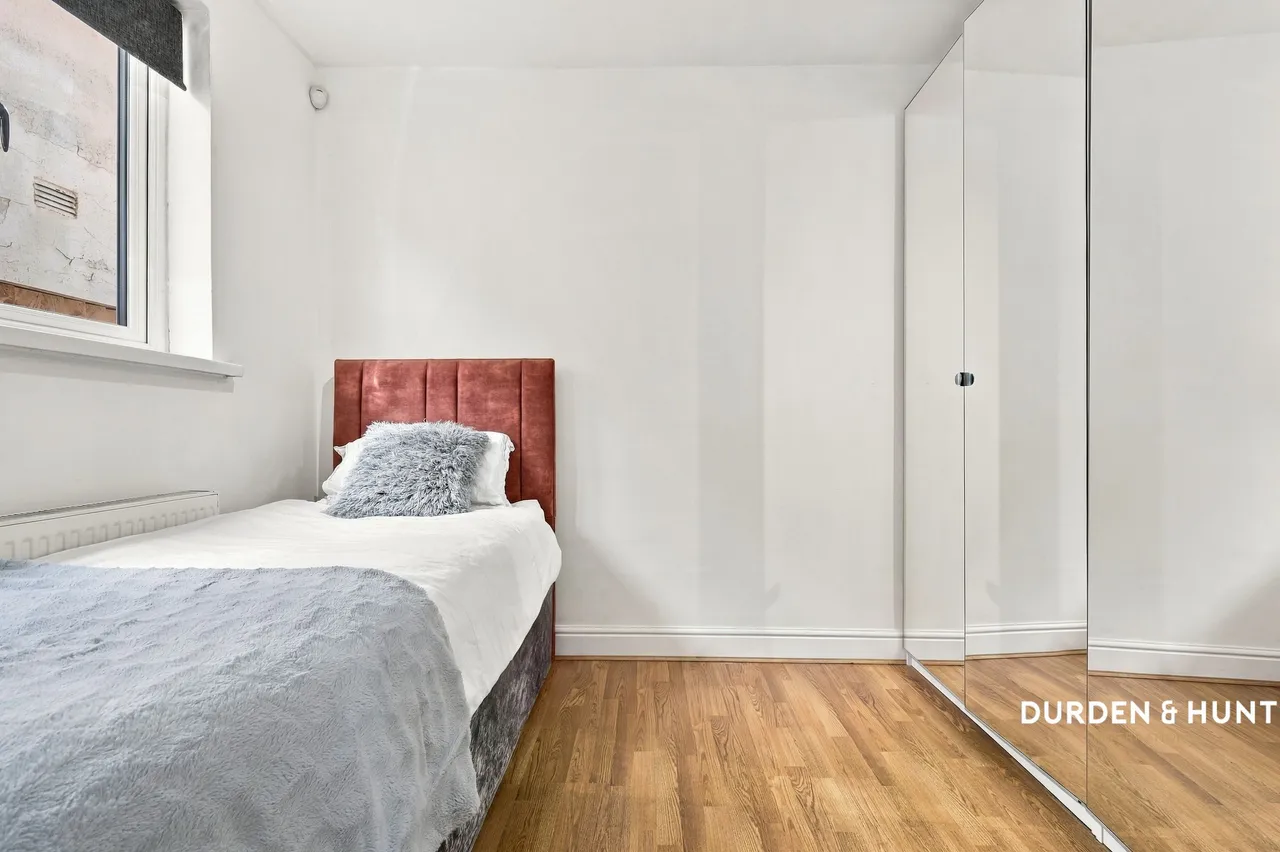 Stradbroke Grove, Clayhall, IG5, photo 15
