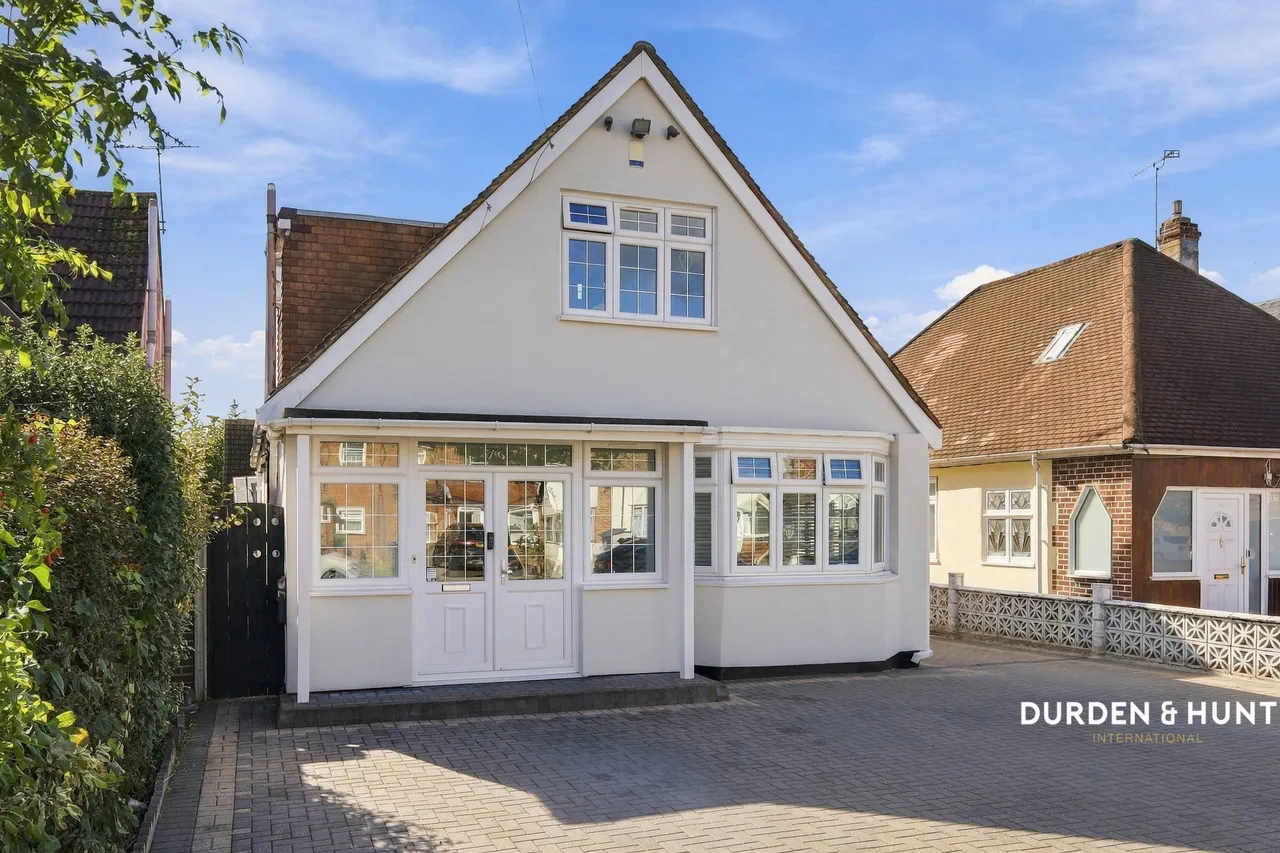 Stradbroke Grove, Clayhall, IG5, photo 23