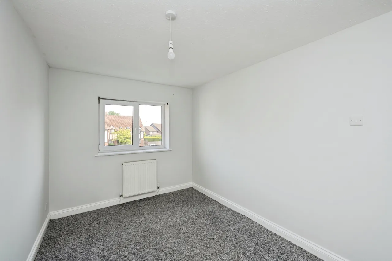 Courtlands Way, Swansea, photo 8