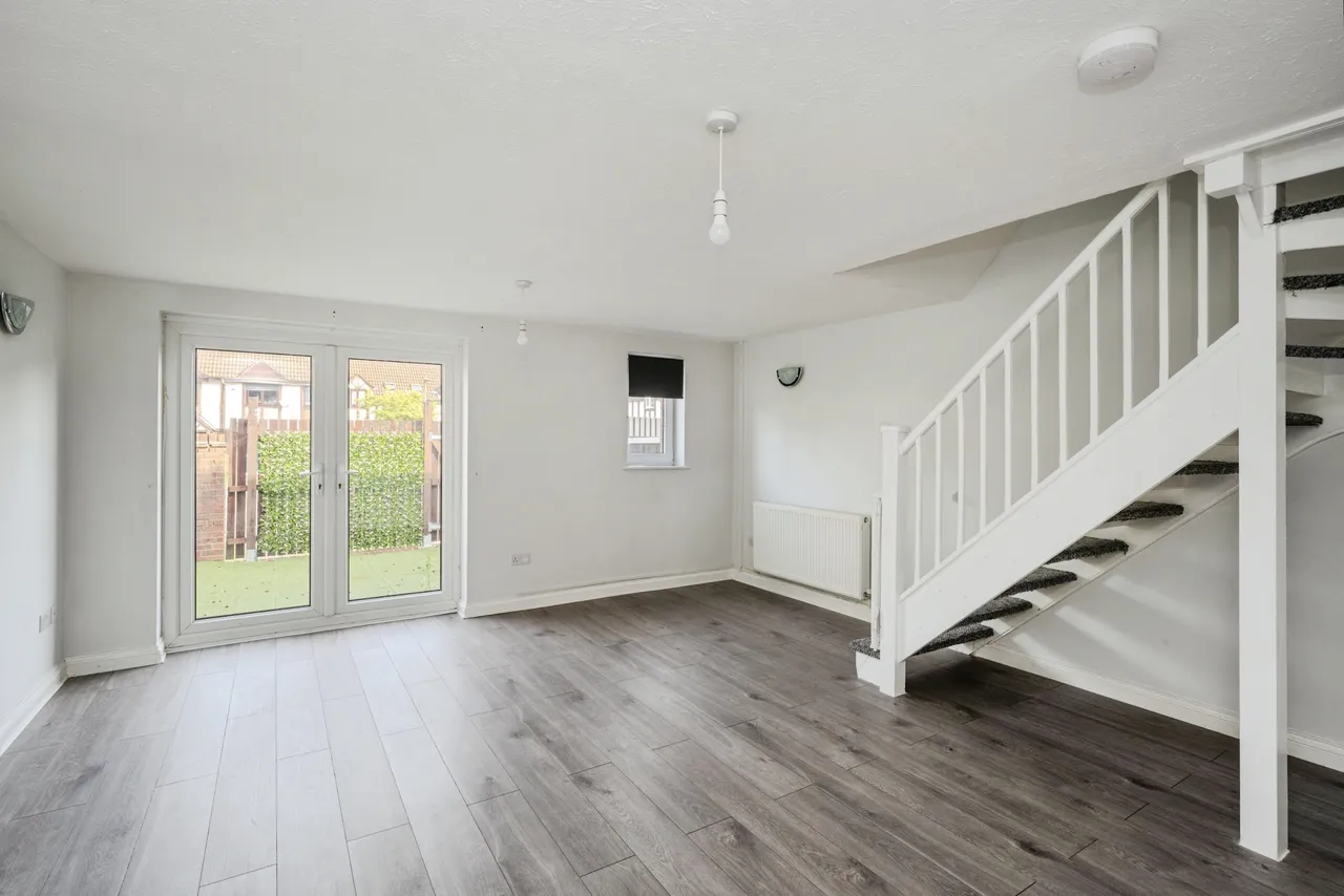 Courtlands Way, Swansea, photo 5