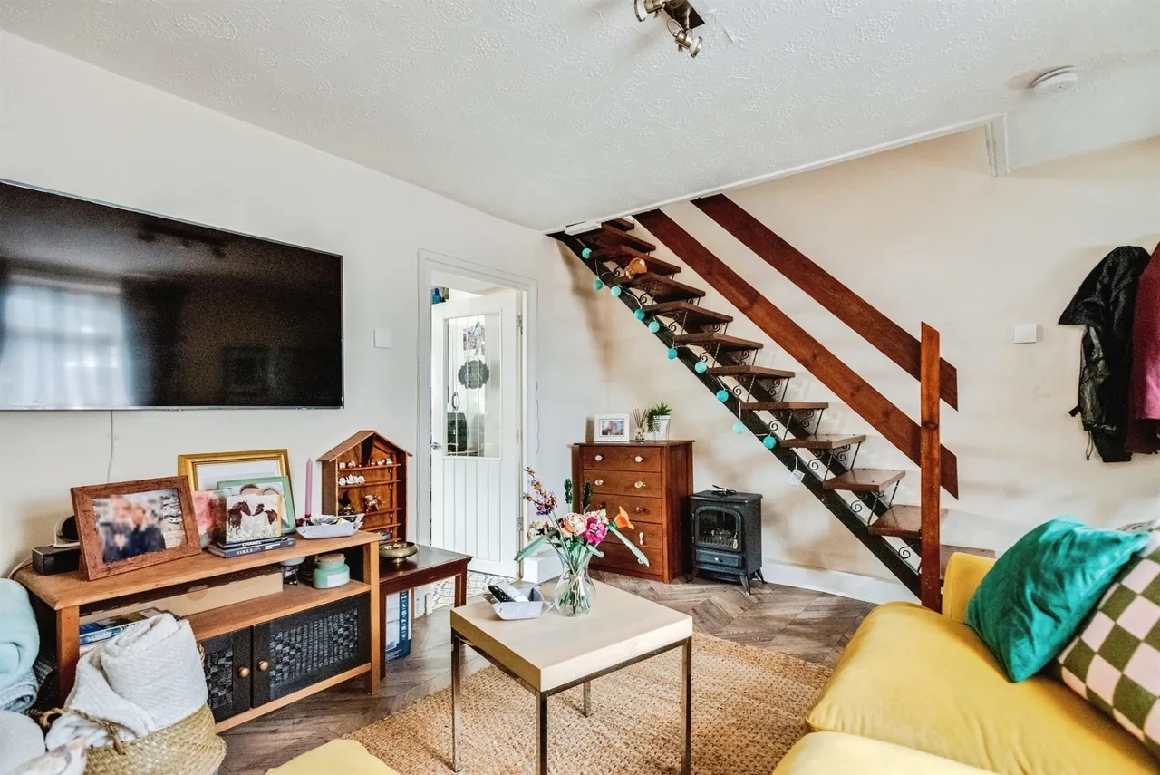Union Row, Swindon, SN1, photo 4