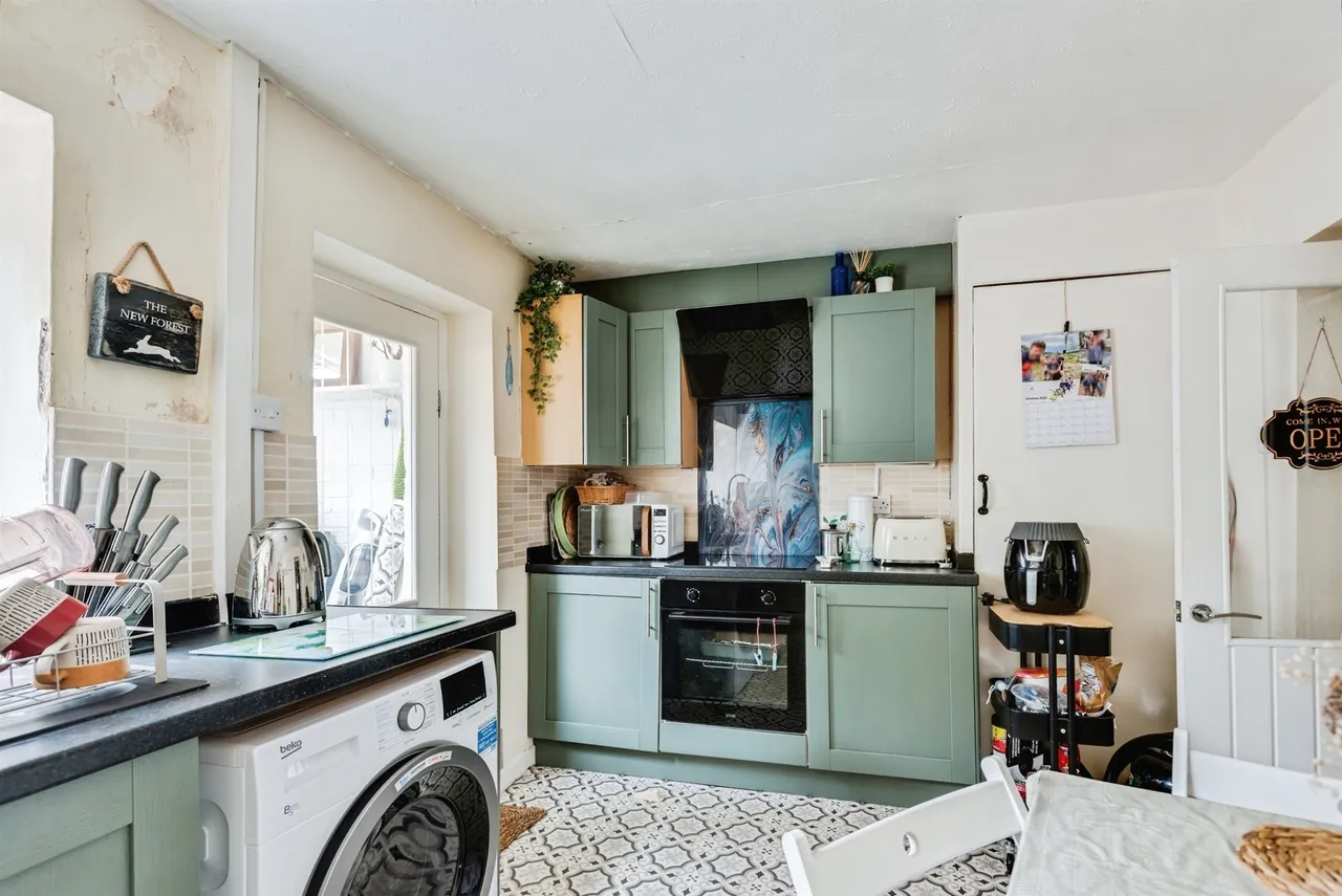 Union Row, Swindon, SN1, photo 7