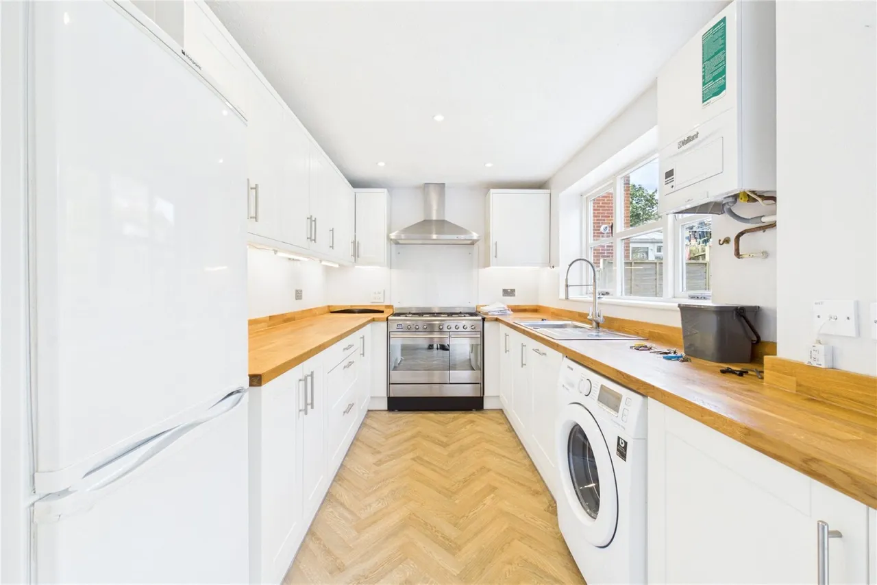 Coltsfoot Close, Burghfield Common, RG7, photo 2