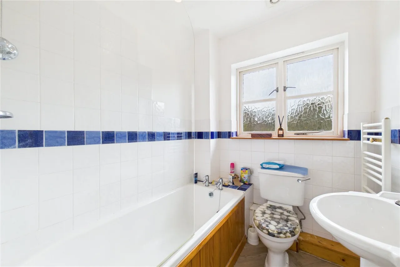 Coltsfoot Close, Burghfield Common, RG7, photo 15