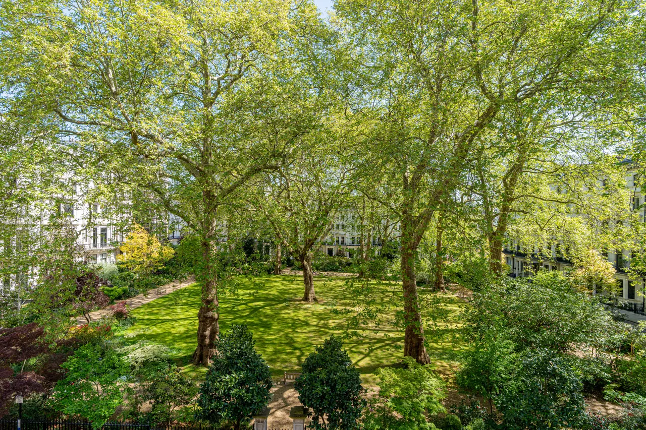 Ennismore Gardens, Knightsbridge, London, photo 4
